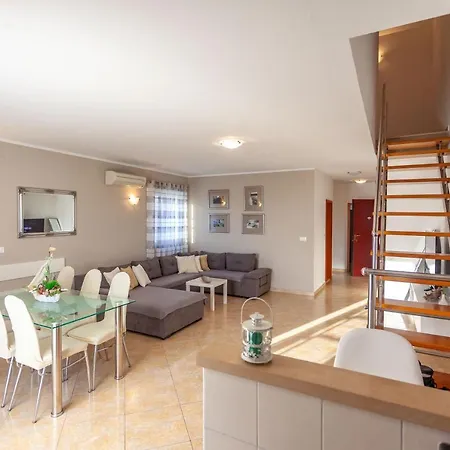 Jerry With Private Pool アパート