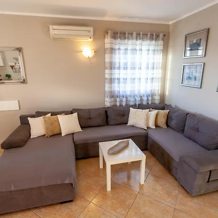 Apartman Jerry With Private Pool Milna