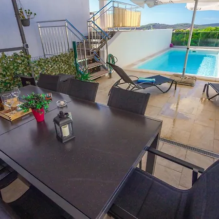Jerry With Private Pool * Milna